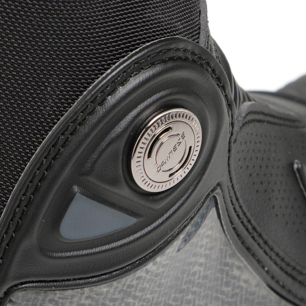 AXIAL GORE-TEX® BOOTS