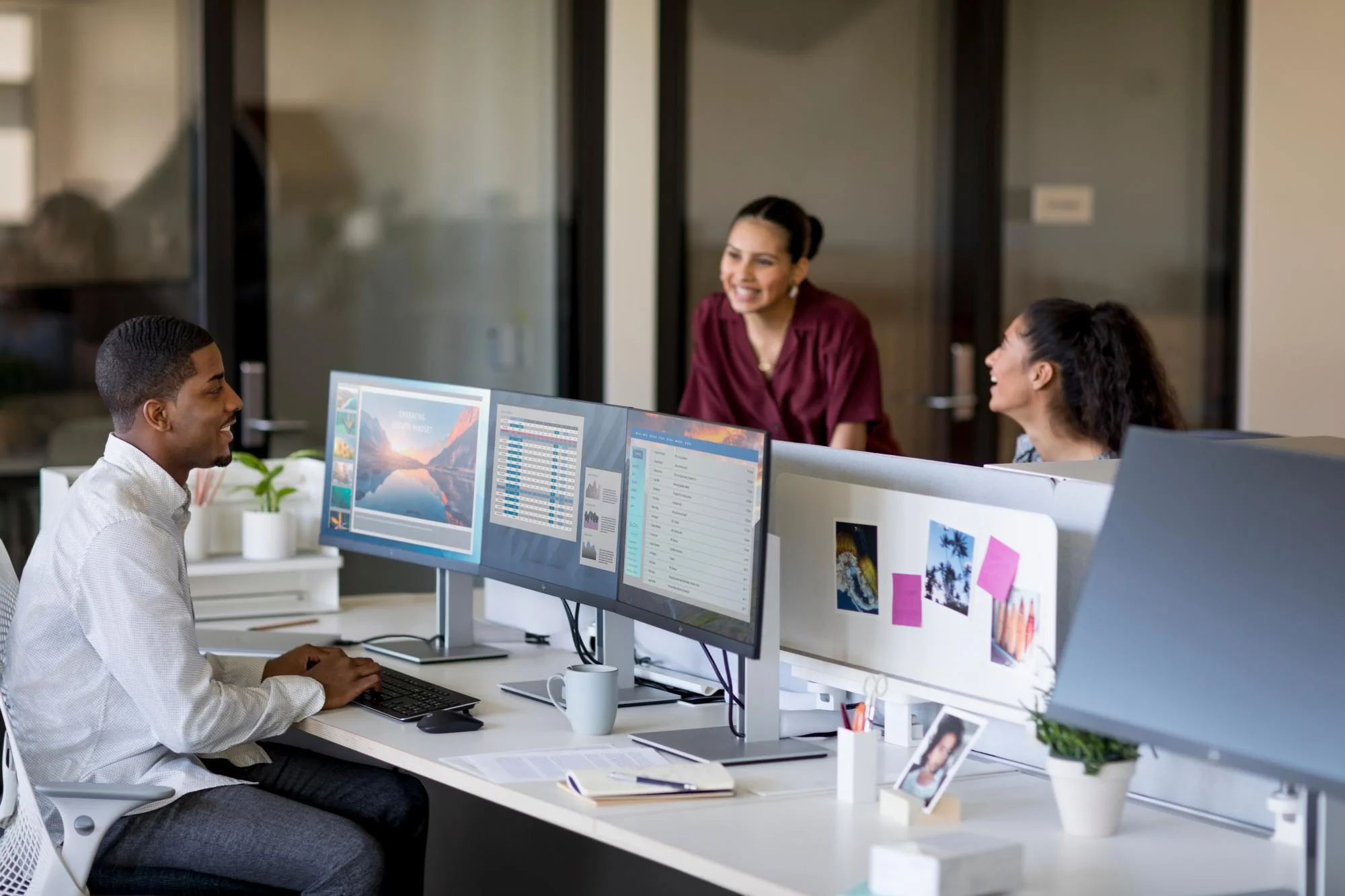 HP E27q G4 27 2560 x 1440 (2K) VGA (HD-15) HDMI DisplayPort 60Hz Pivot Skærm