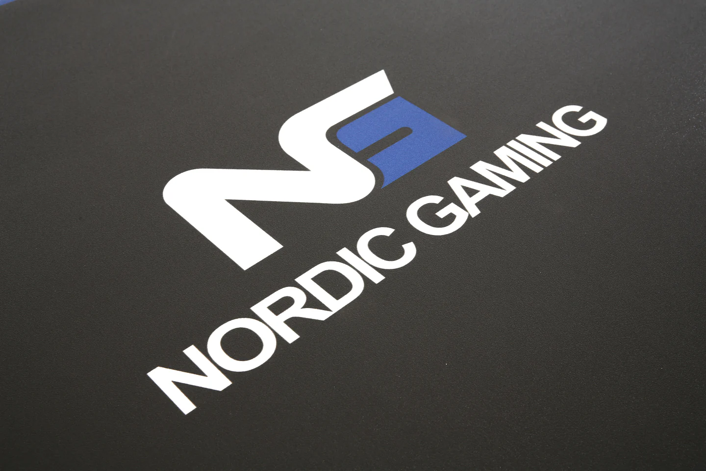 Nordic Gaming Guardian Stuhlmatte Schwarz/Blau