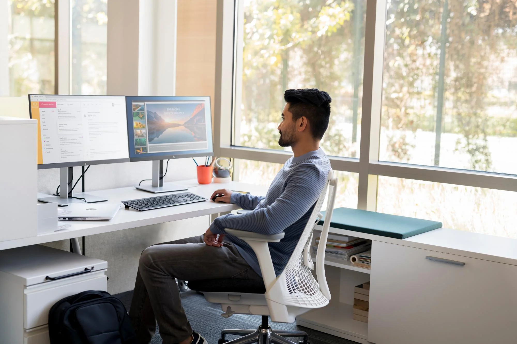 HP E24 G4 23.8 1920 x 1080 VGA (HD-15) HDMI DisplayPort 60Hz Pivot Skærm (Uden Stander)